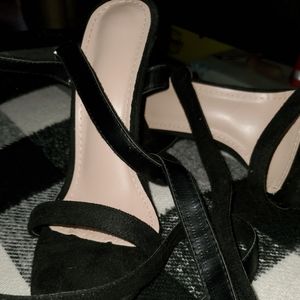 Ankle Wrap High Heeled Black Velvet Shoes